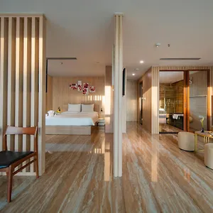5* Hotel Emerald Bay &